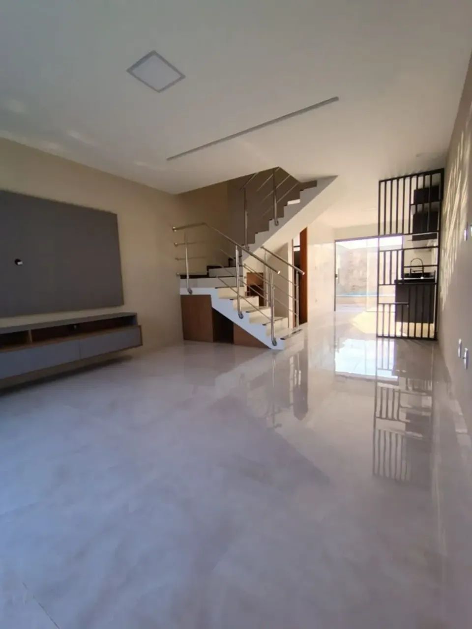 LINDA CASA INTERLAGOS - 120m2 - 2 QUARTOS/SUITE - LAZER