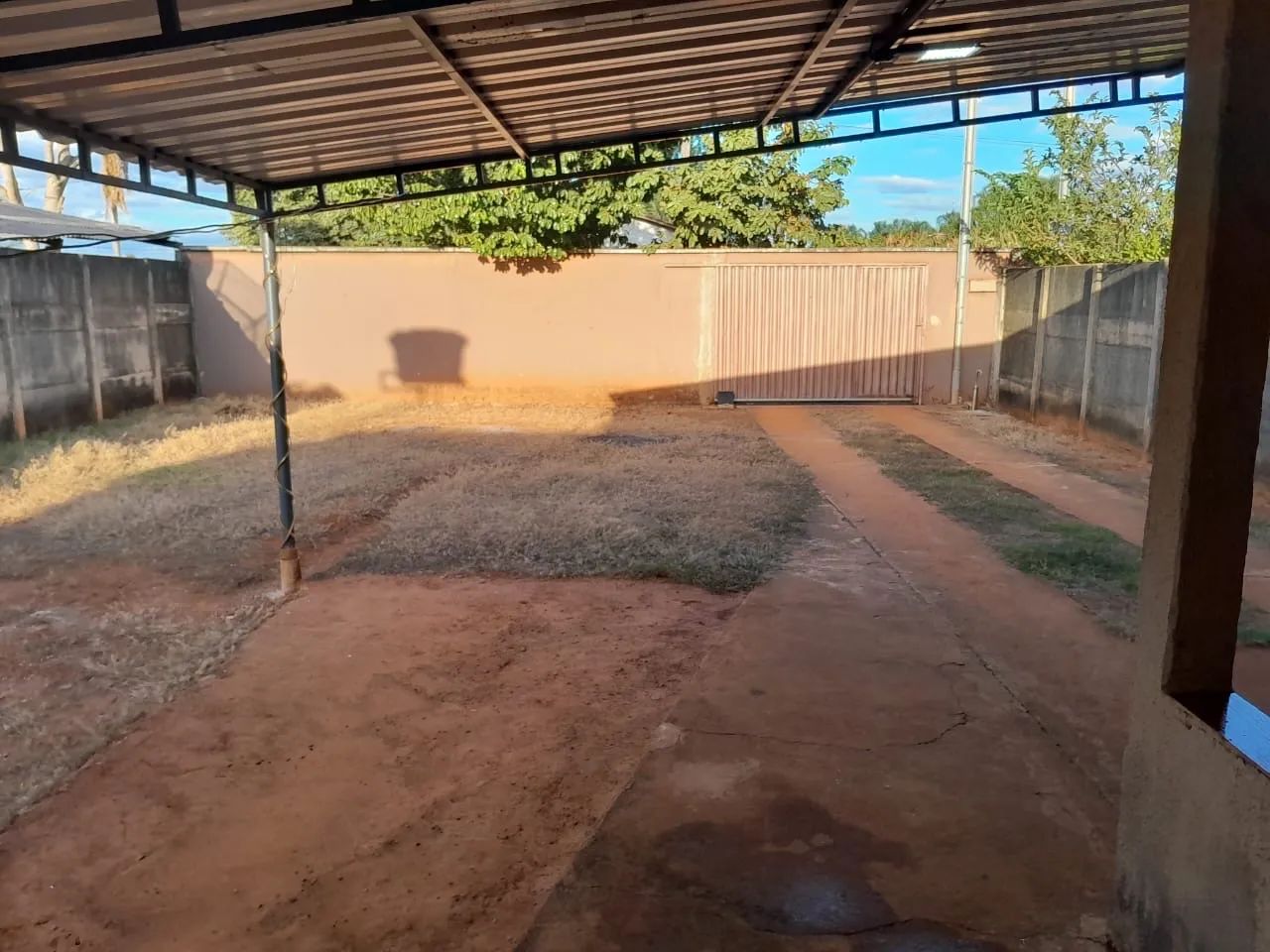 Barracão com 2 quartos, sala , cozinha banheiro e 2 garagem coberta  - Foto 4