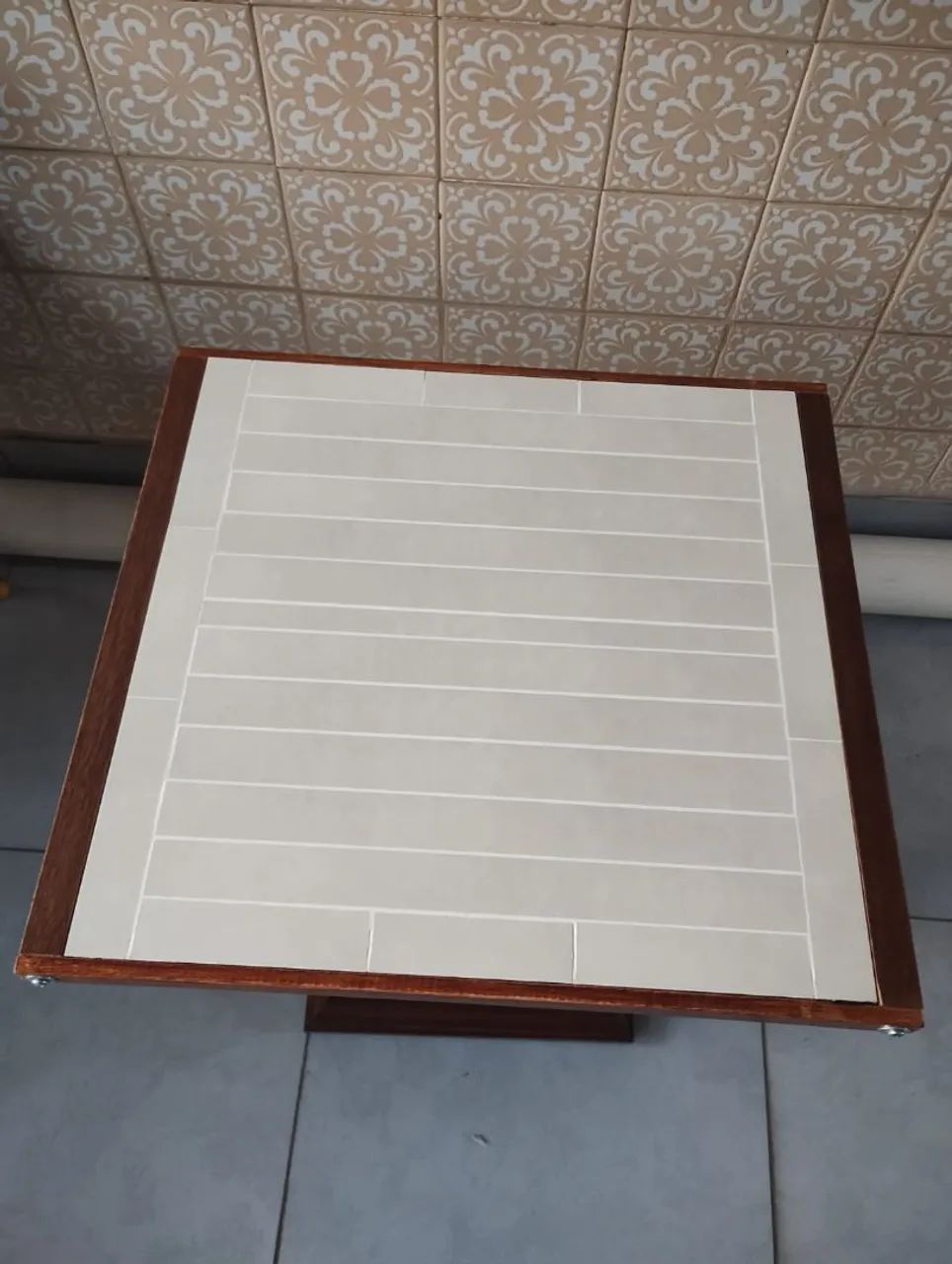 Mesa de madeira com porcelanato - Foto 2