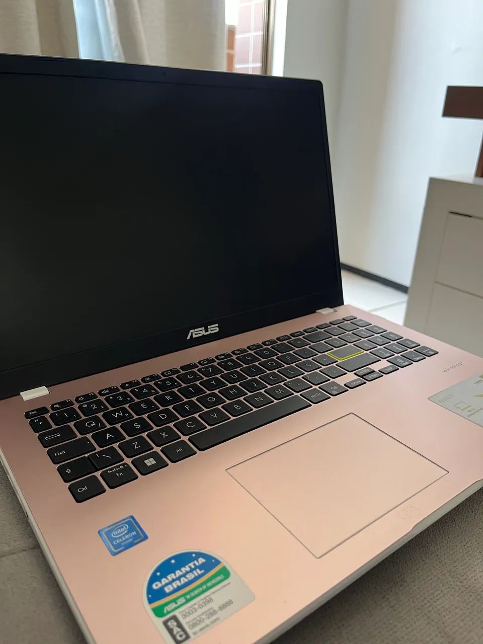Notebook semi novo 