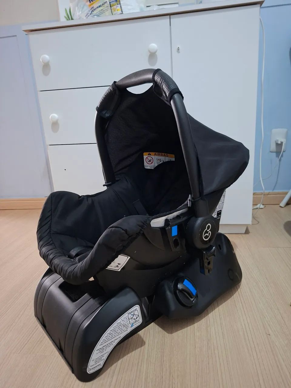 Vendo Bebe conforto e Base