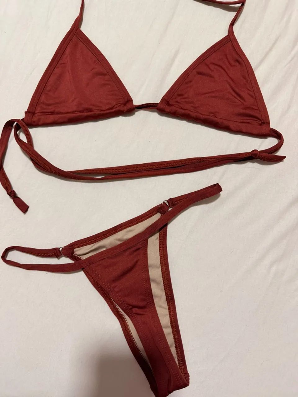 Vendo Bikini tamanho M cor vermelha 