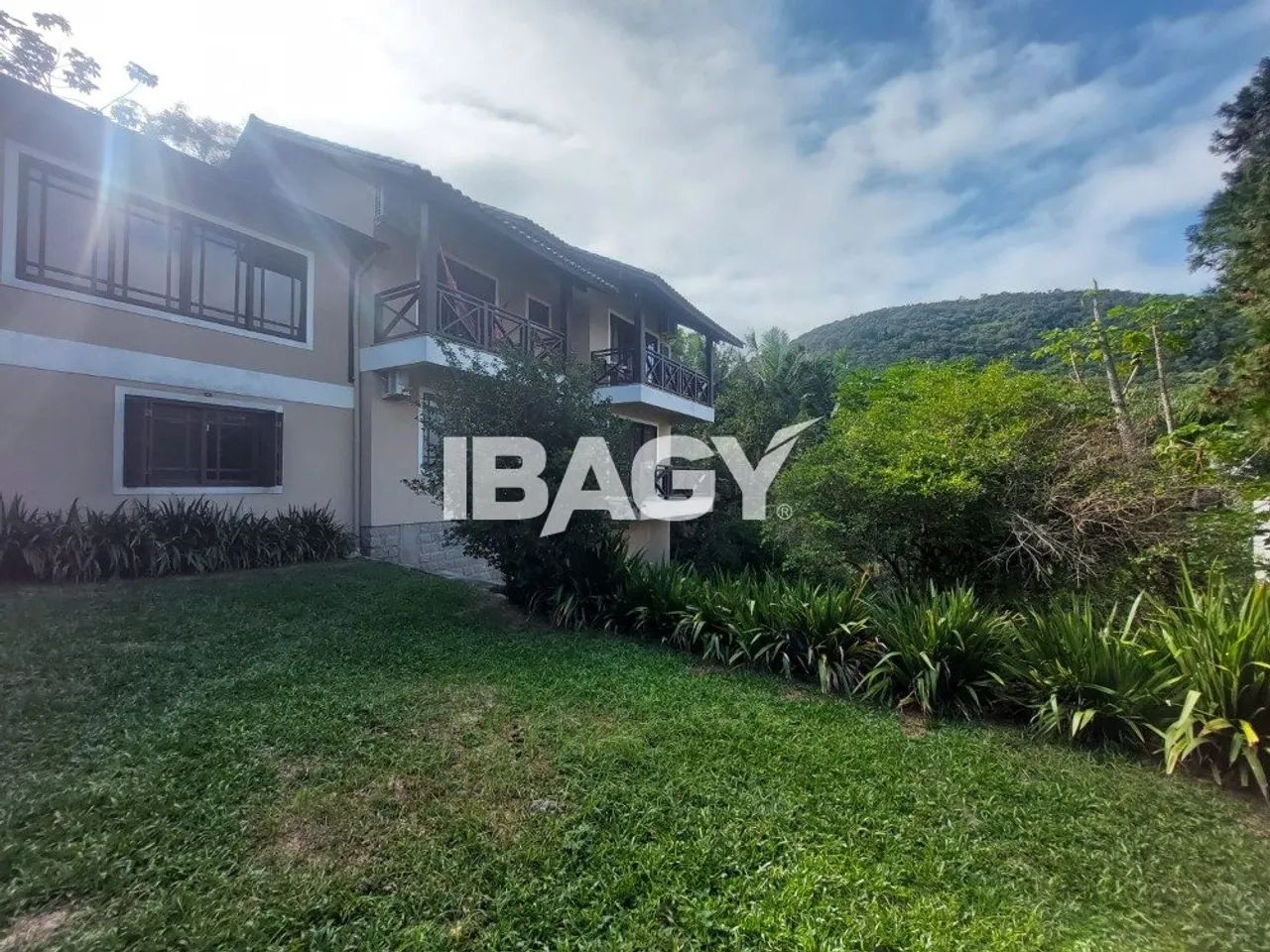 Excelente Casa 6 dormitório(s) em Sambaqui - Florianópolis - Foto 4