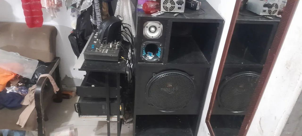 Mesa e caixa som montado - Foto 4