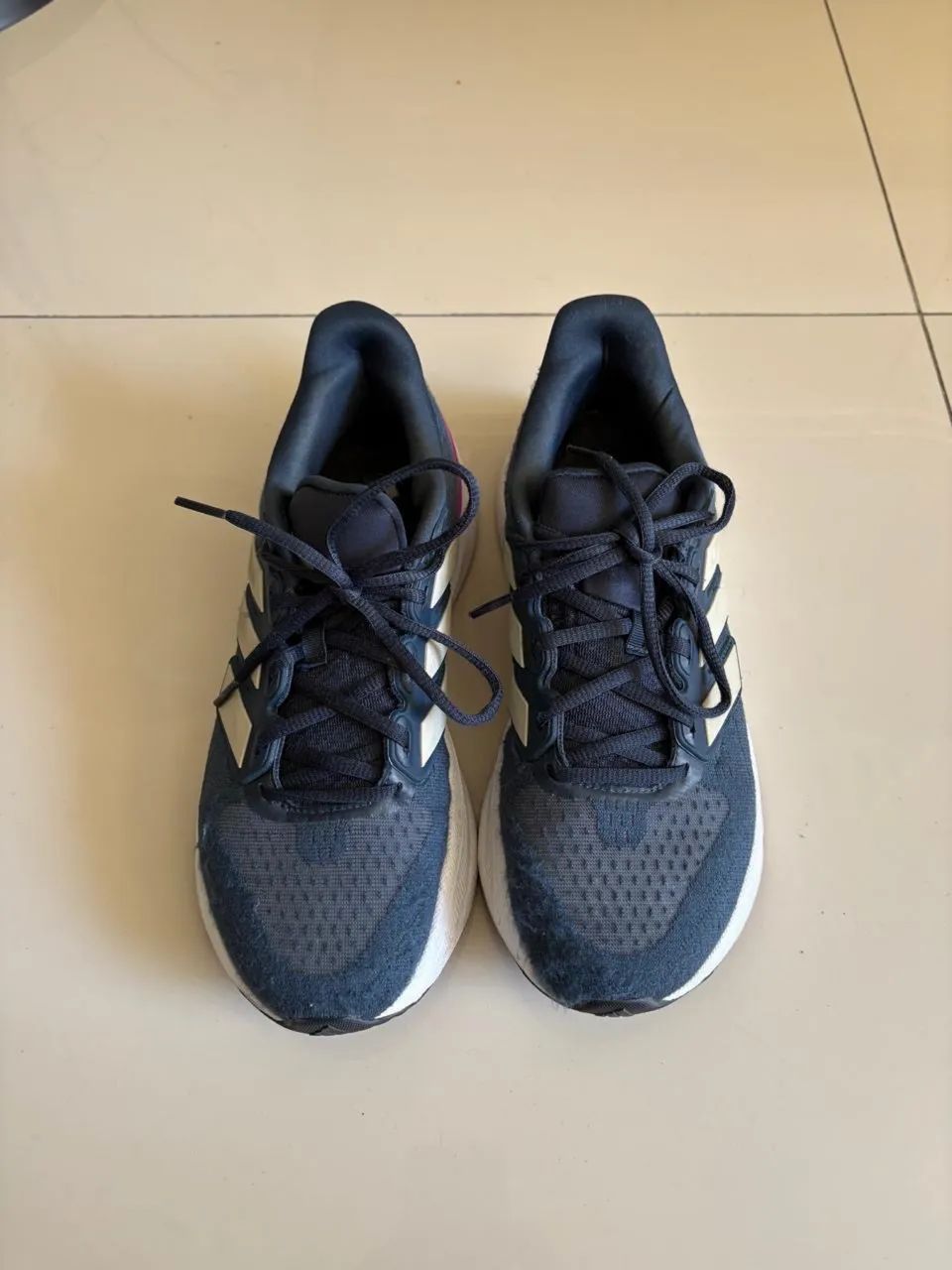 Tênis Adidas 