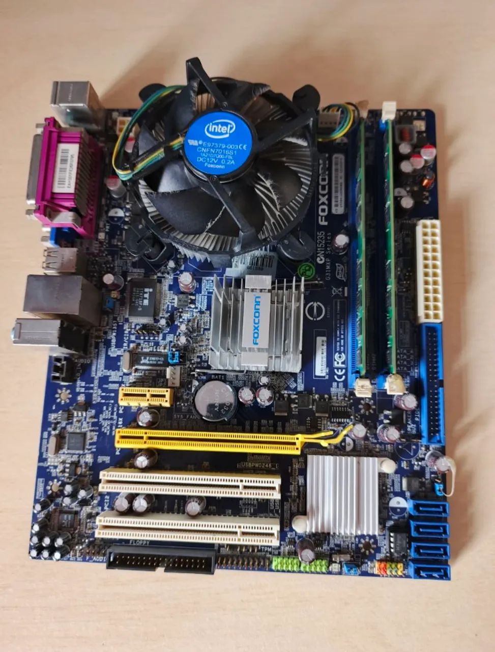 Dois pentes de memória RAM DDR2 + processador core 2duo 