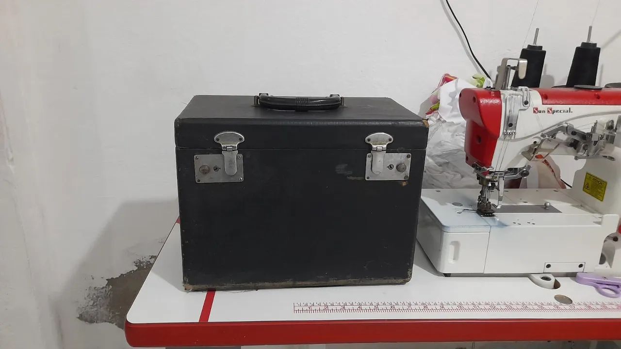 Máquina de costura  - Foto 2