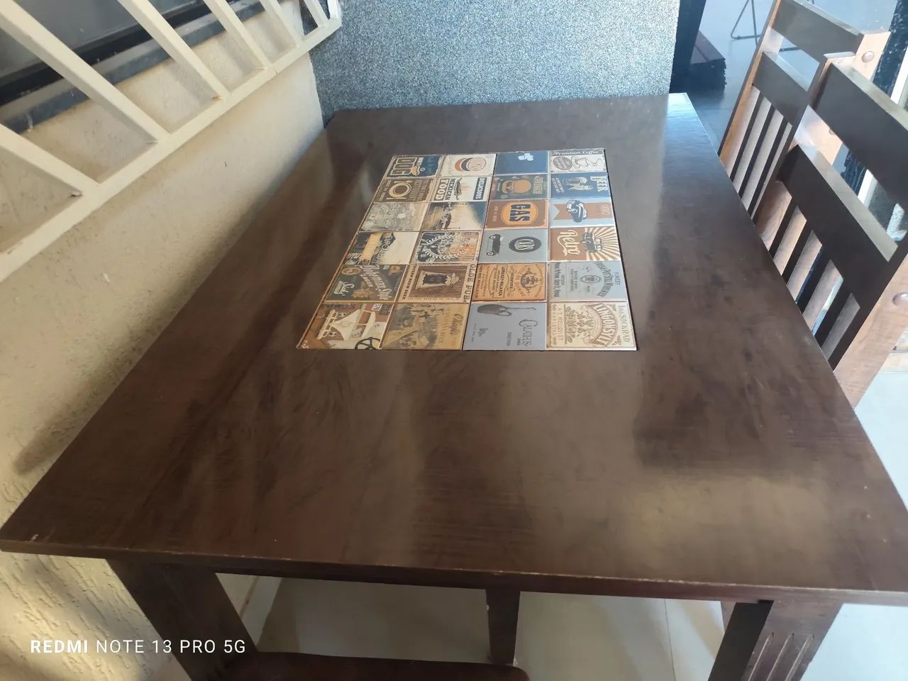 Mesa com 4 cadeiras 