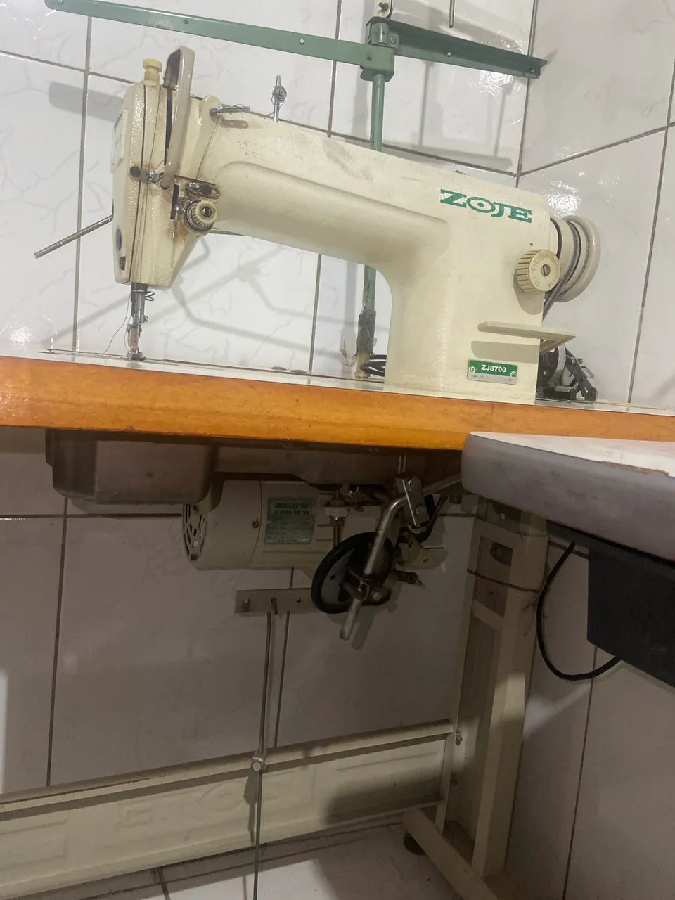 Vende-se máquina de costura reta e overloque  - Foto 2
