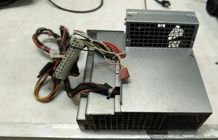Fonte Atx 240w Hp Compaq dc5800/dc5850/dc7800/dc7900  - Foto 2