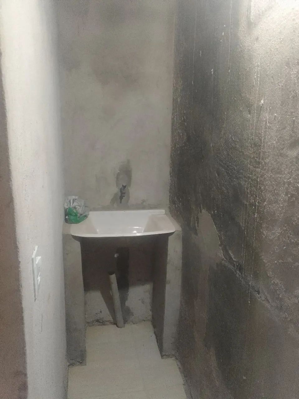 Vende-se uma casa na compensa 3 - Foto 2