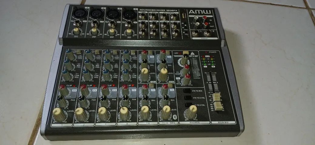 Mesa de som Amw 1202FX para vender. * - Foto 5