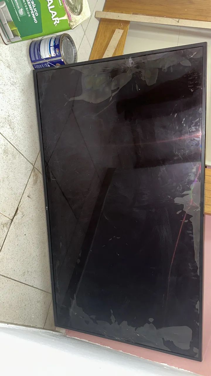 Vendo uma tv 75 polegadas para retirada de peças 