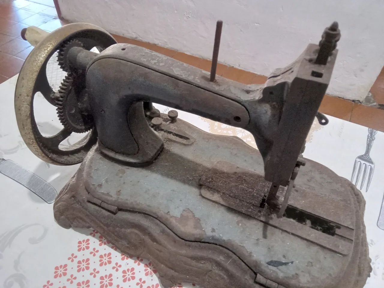 Maquina de costura antiga para decoração  - Foto 2
