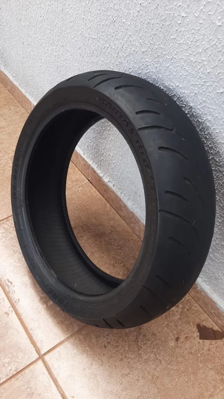 Pneu Moto 180/55 R17 Bridgestone (Usado) - Foto 2