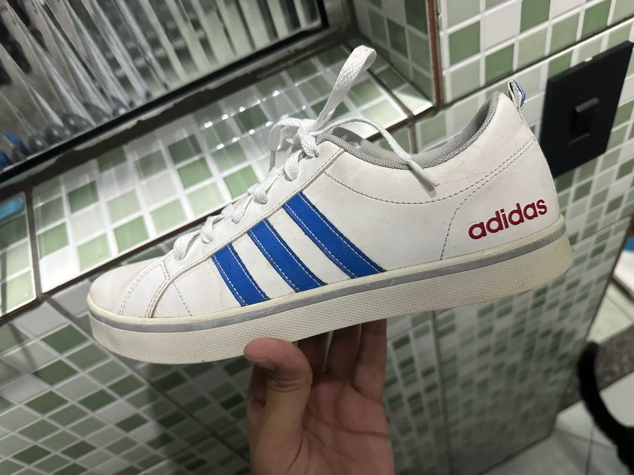 Tênis adidas 