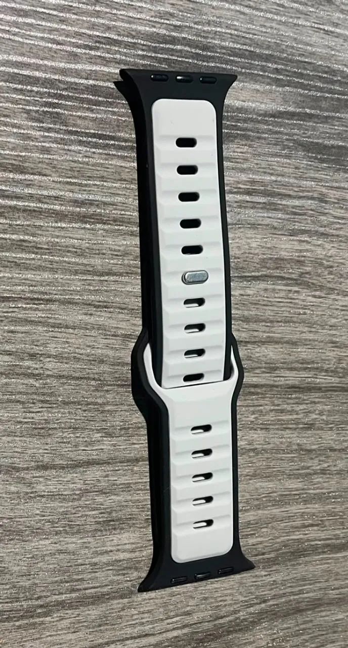 Pulseira Silicone Preta/Cinza para Apple Watch 42/44/45/46/49mm Nova - Foto 4