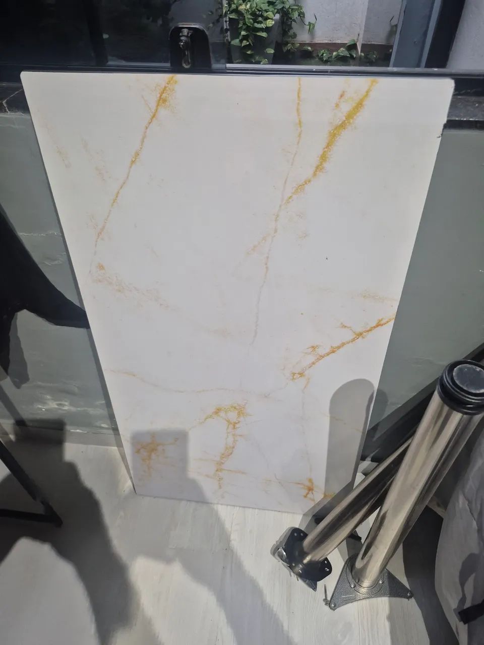 Mesa game de vidro adesivada com pés em inox - Foto 3