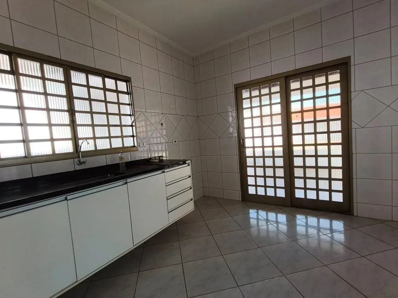 Casa Térrea no Bairro Monte Castelo - Foto 2