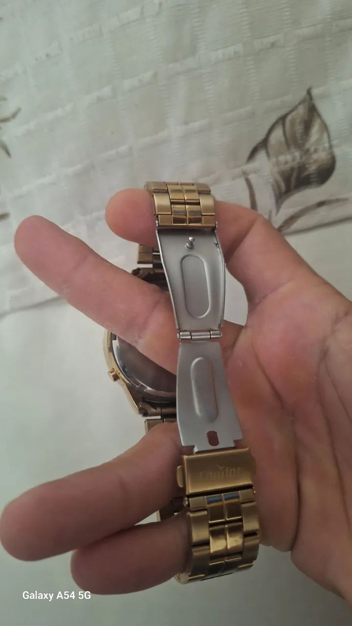 Relógio analógico e digital CONDOR em aço dourado  - Foto 5