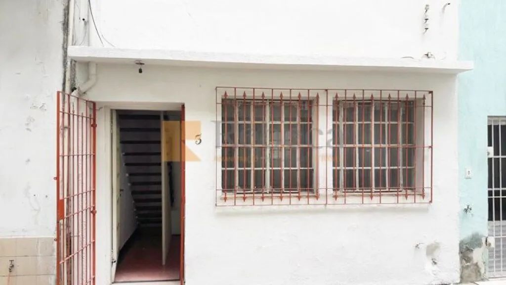 Sobrado com 3 dormitórios em vila particular