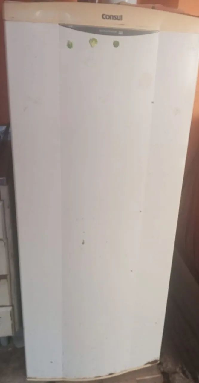 Vende geladeira e raque 