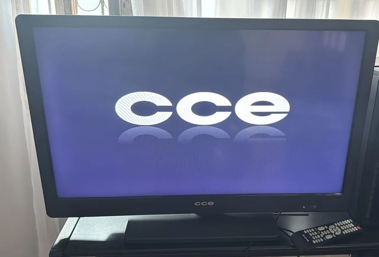 Tv de 32 com controle 