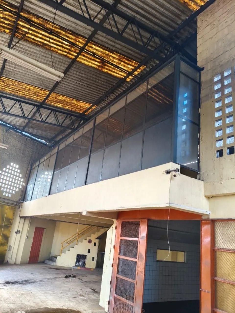 ALUGO GALPAO COBERTO DE 360 METROS - Foto 2