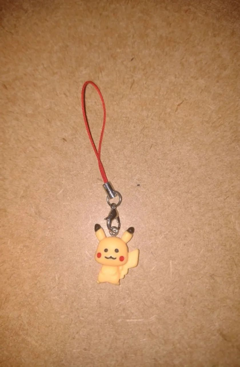 Pingente para celular pikachu