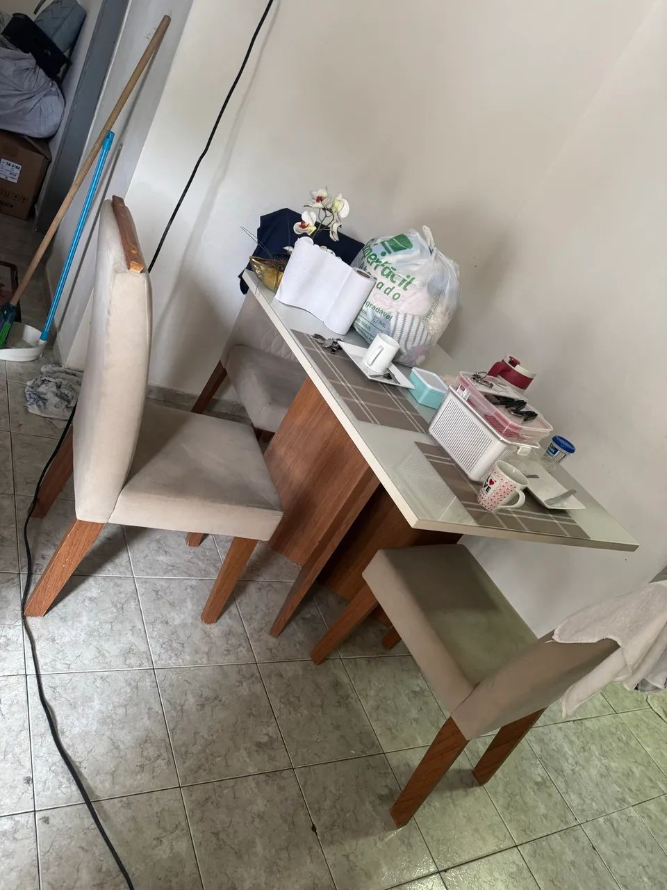 Mesa com 3 cadeiras  - Foto 2