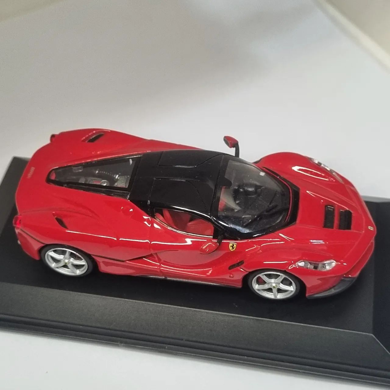 Miniatura Ferrari LaFerrari 1:43  - Foto 3