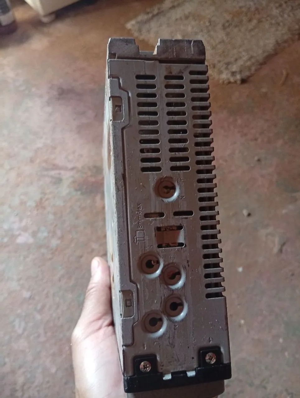 Toca cd e contém entrada pra cabo auxiliar  - Foto 2