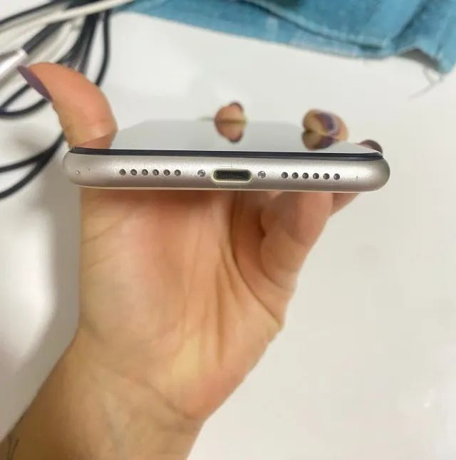 Iphone 11 branco 128GB | Carcaça completa! - Foto 2