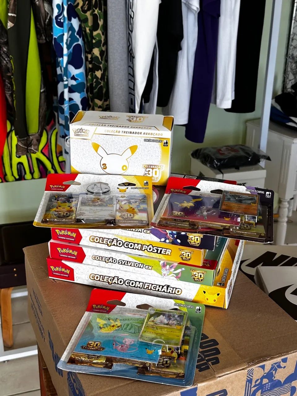 Pokemon Blister Duplo com Moeda Celebraçao 30 Anos - Foto 2