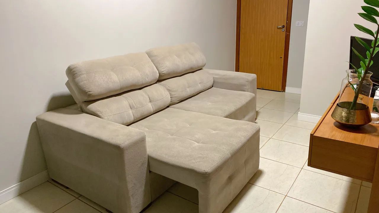 Sofá usado, retrátil e reclinável 