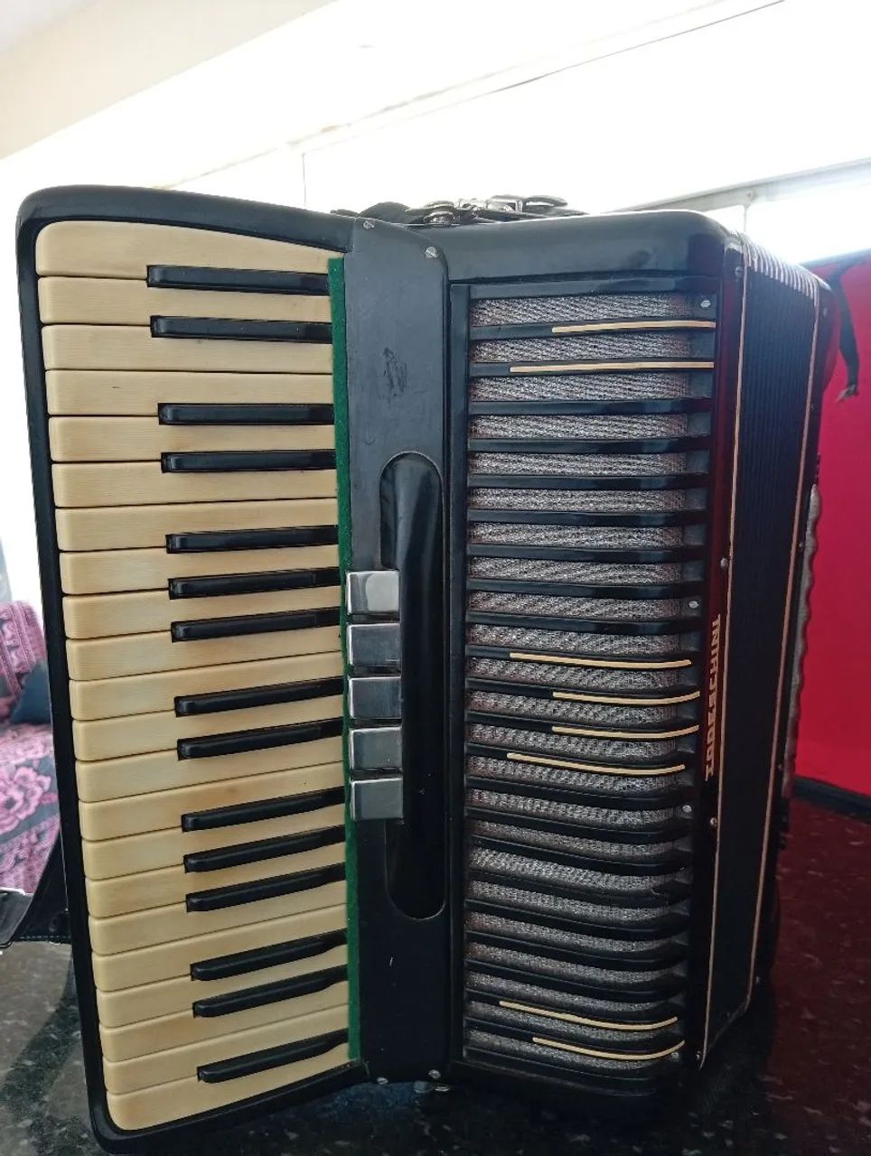 Acordeon Todeschini 80 baixos elétrica  - Foto 2