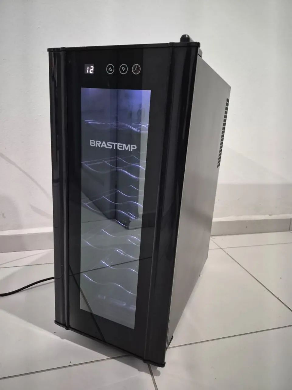 Adega Brastemp 12 garrafas