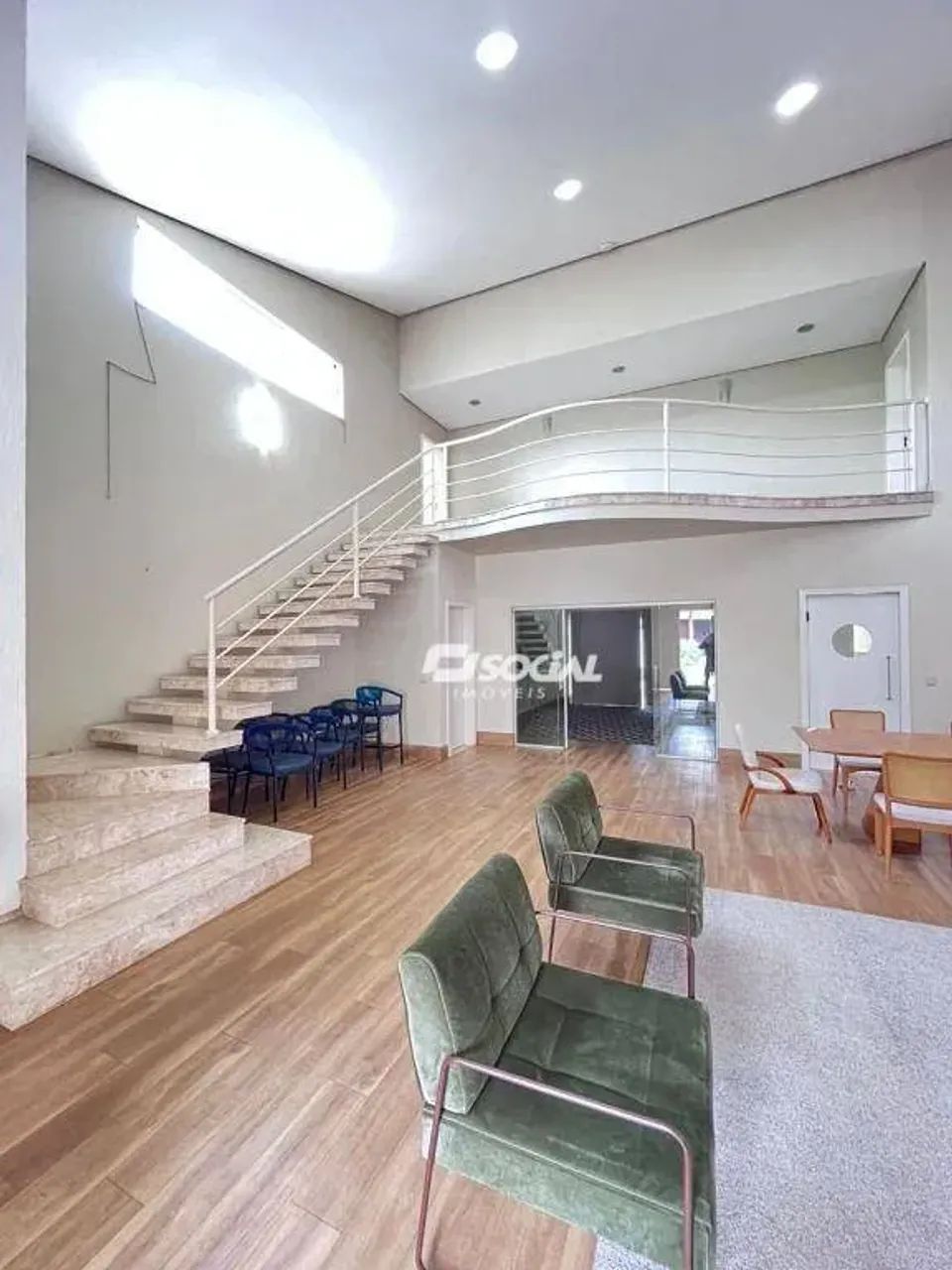 Imóvel de alto padrão, com design sofisticado e acabamento de alto nível, disponível para  - Foto 4