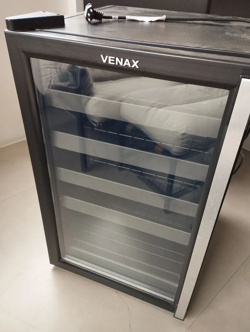 Adega Venax 82L