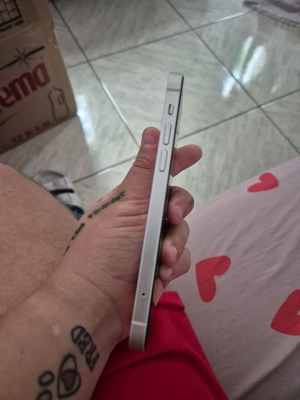 ? iPhone 12 64 GB Branco ? R$ 1.500 - Foto 5