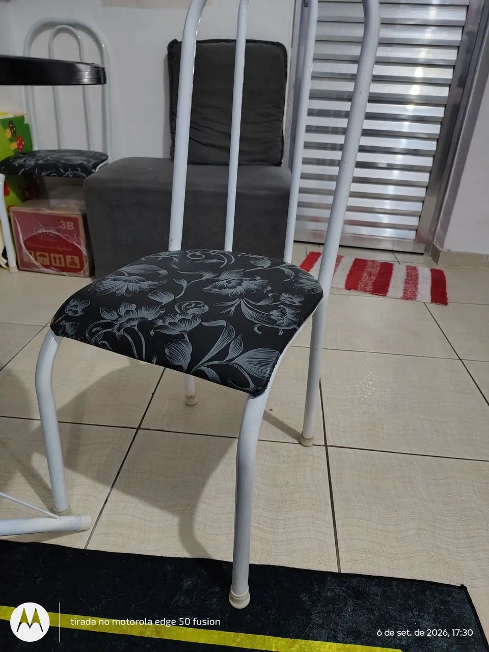 Mesa com 4 cadeira  - Foto 3