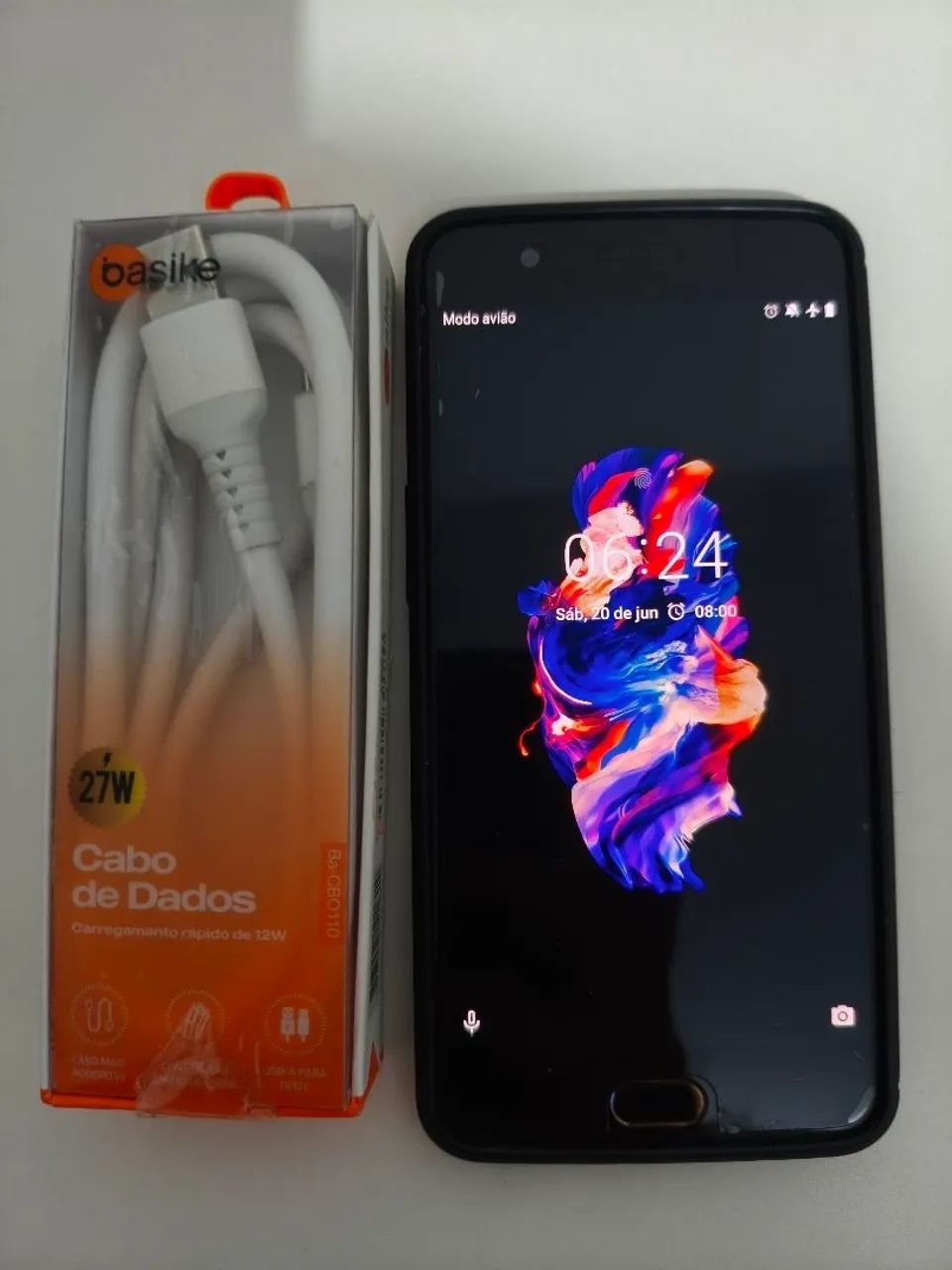 Celular OnePlus 5 (8GB RAM 128GB) - Muito Conservado