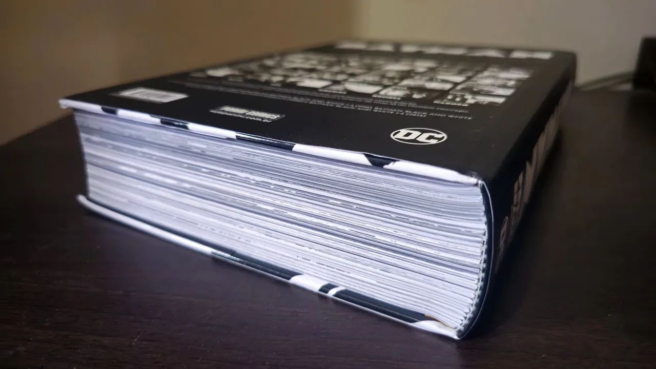 Batman Preto e Branco Omnibus - DC Comics - HQ Panini - Foto 5