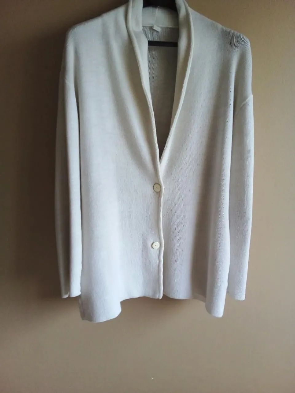 cardigan de lã branca