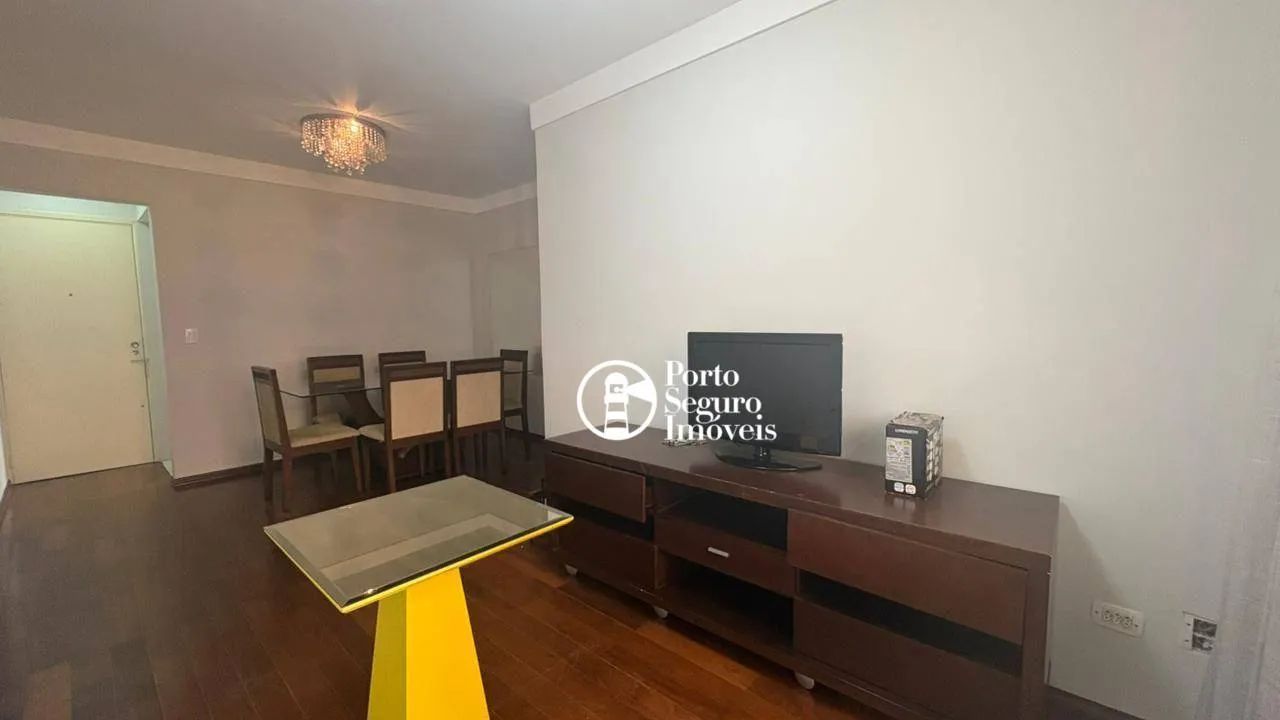 Apto com 3 dormts com armários , cozinha planej. com fogão, geladeira e sala com mesa e 06 - Foto 3