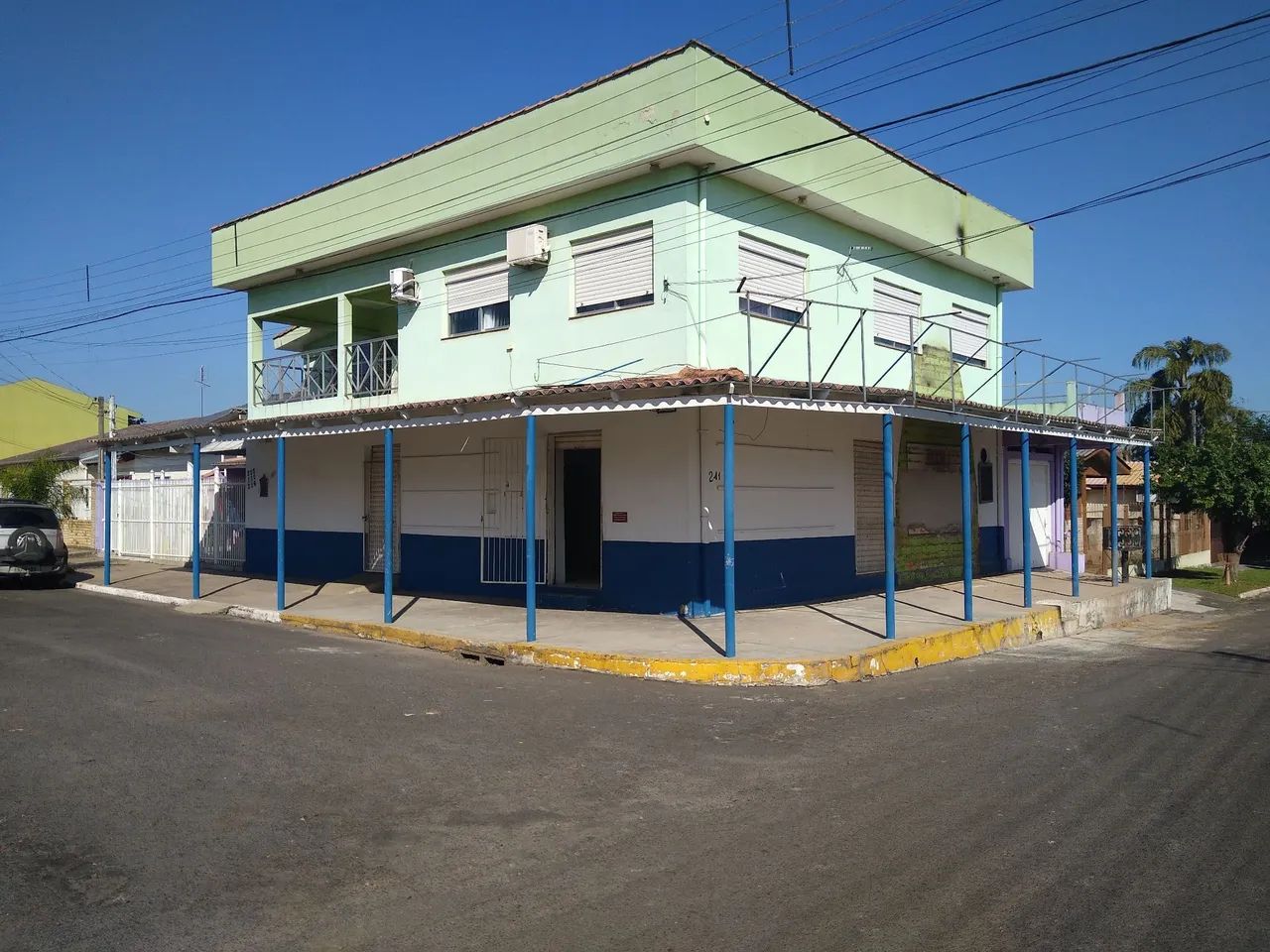 Aluga-se ponto comercial 