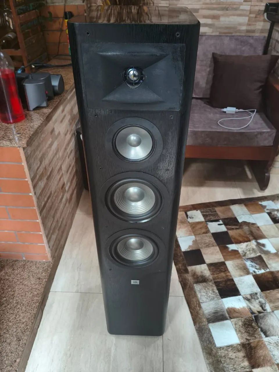 1 caixa torre jbl studio 280
