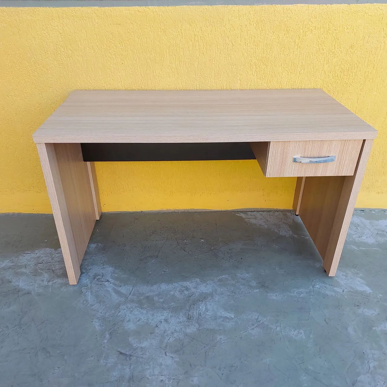 Mesa escritório com gaveta - Foto 4