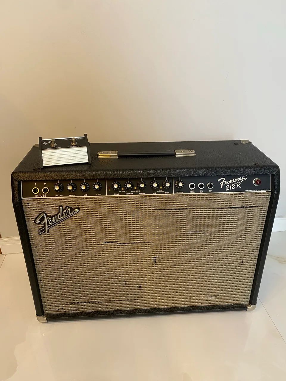 Fender Frontman 212R 100W - 2x12? + Footswitch Original