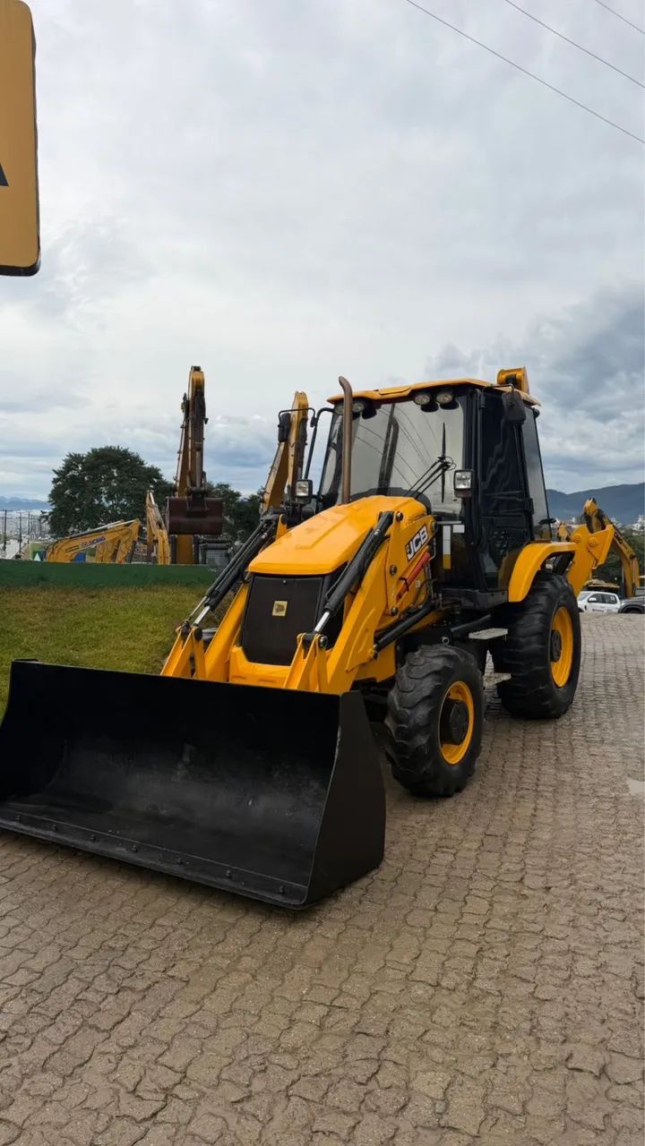 Retroescavadeira Jcb 3cx   - Foto 4